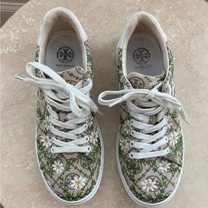 Tory Burch Howell T-Monogram Sneakers